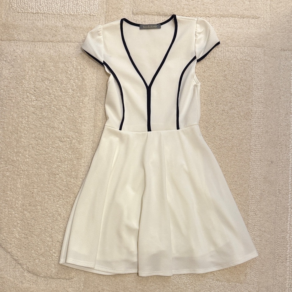 finn & clover White Textured Dress with Navy Trim
